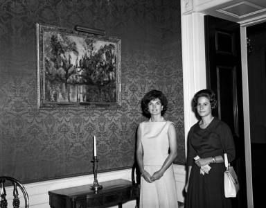 Jacqueline Kennedy with Philippa Calnan, posing with Cezanne's 'House on the Marne'